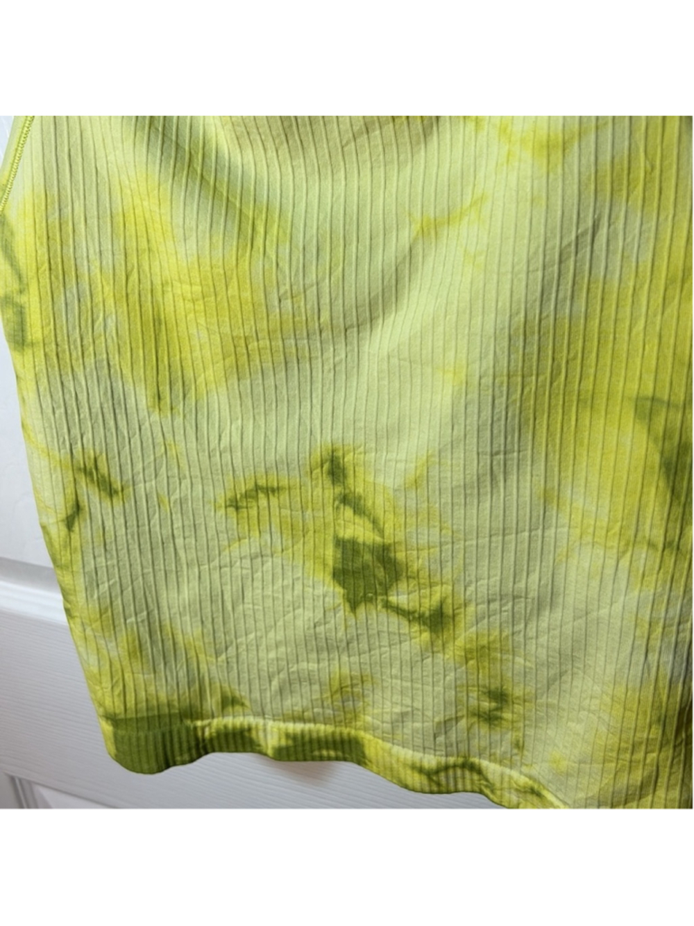 Lululemon Ebb to Street cropped Racer back tank top marble tie dye wasabi sz 12 - Picture 8 of 8